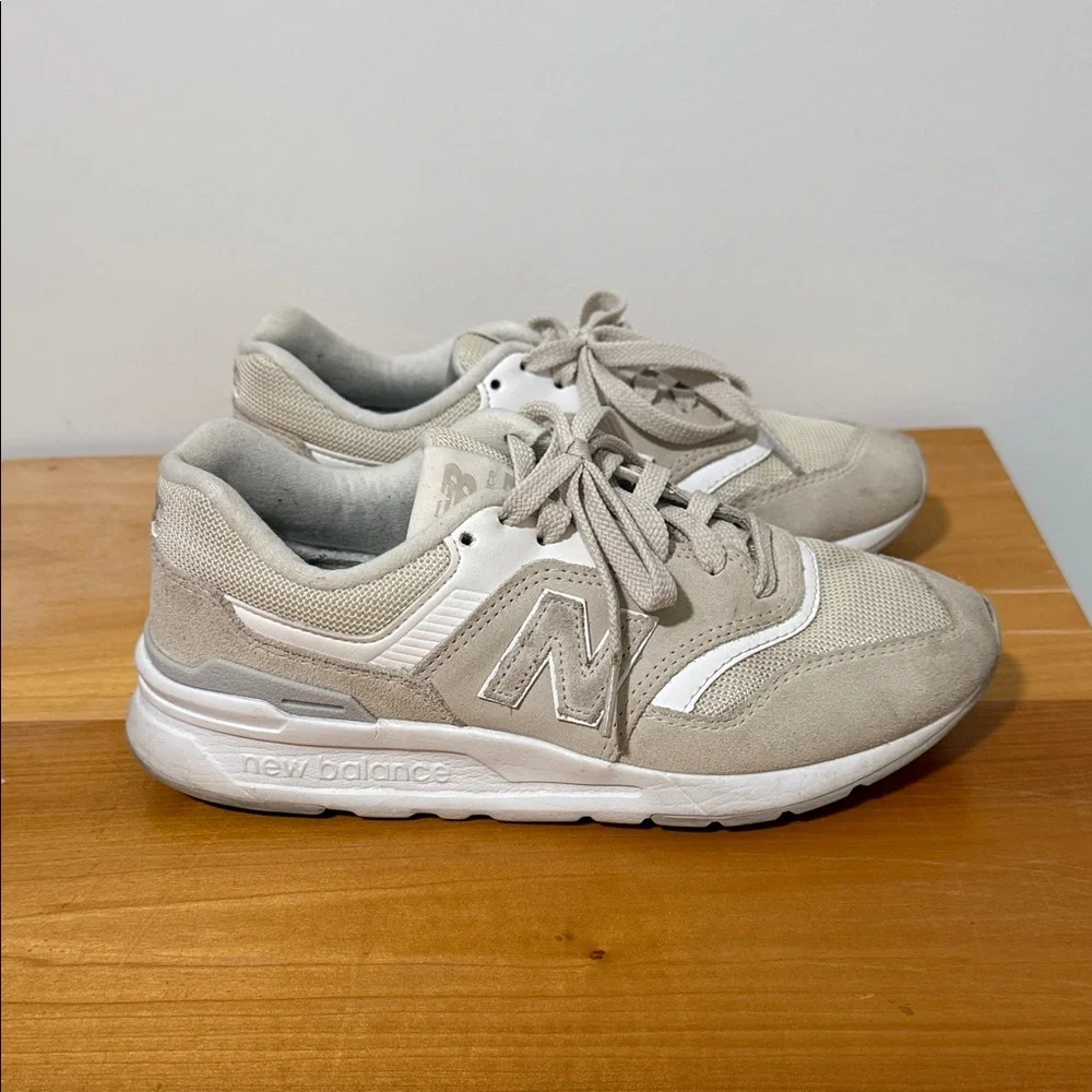 Women’s New Balance 997H Sneakers